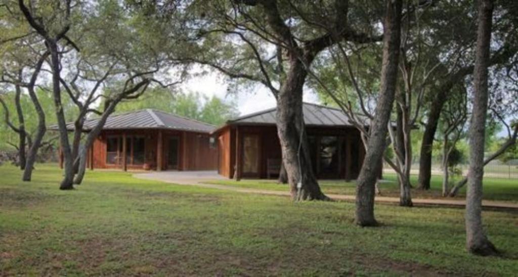 Live Oaks Bed And Breakfast Uvalde Exterior foto