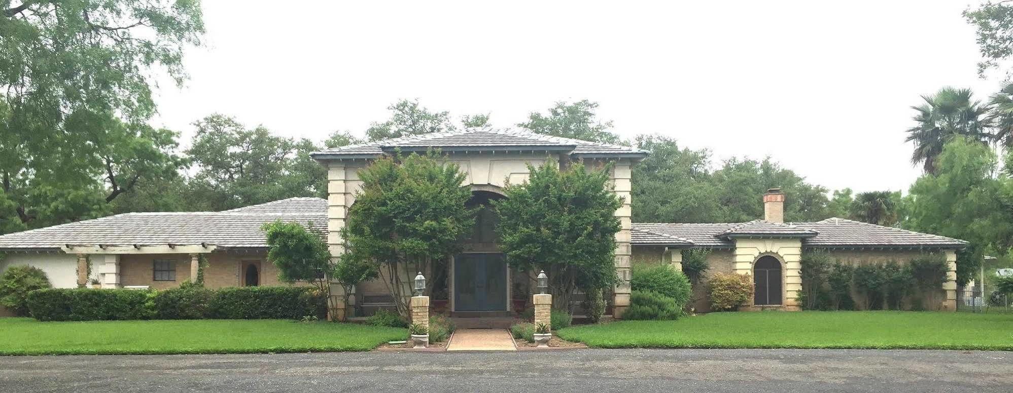 Live Oaks Bed And Breakfast Uvalde Exterior foto